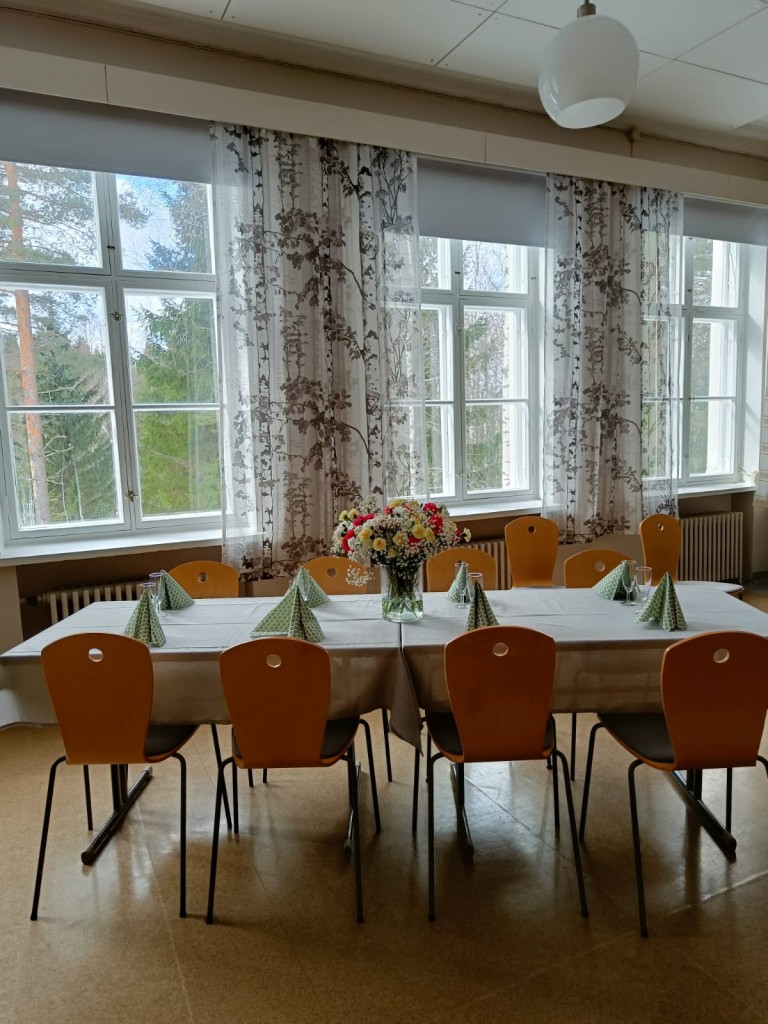 Keväinen kattaus