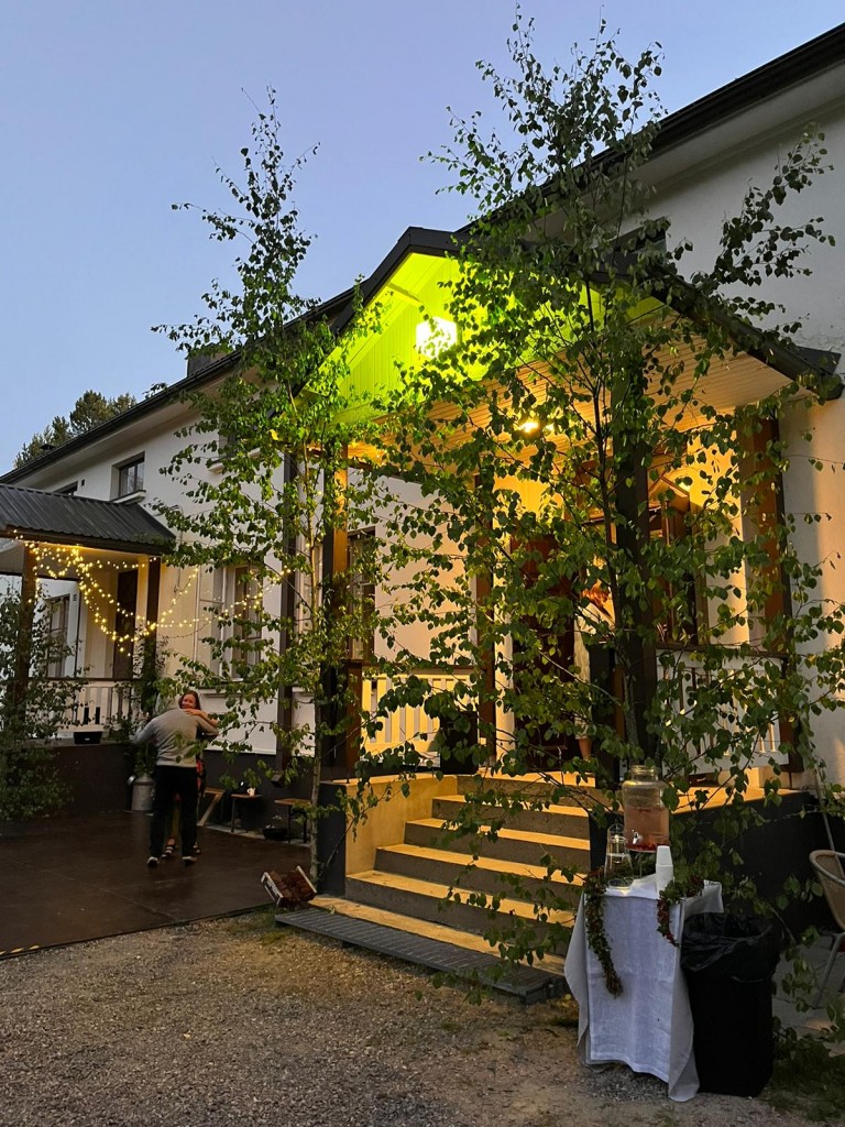 Sisäänkäynti